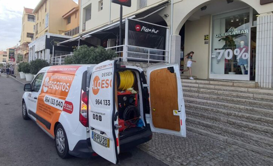 Equipamentos para efetuar o desentupimento de sanitas no Algarve